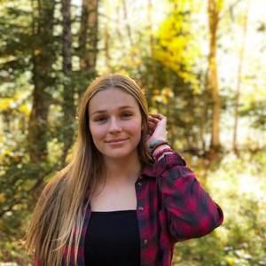 Meet your Posher, Lara